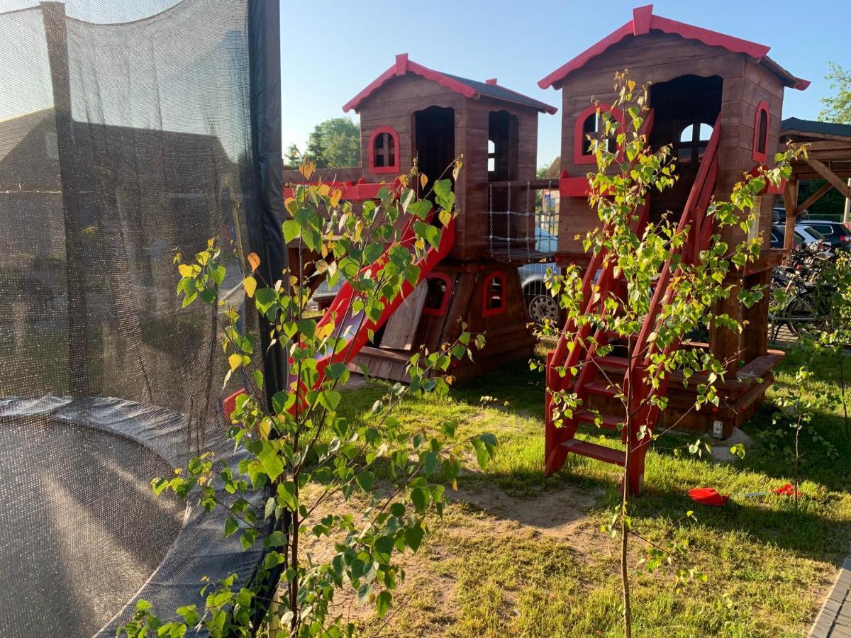 Pod Debami Wicie- Domki Drewniane Nad Morzem Wicie  Exterior photo